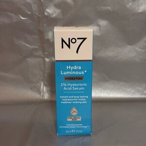 No7 HydraLuminous + Hydrating 2% Hyaluronic Acid Serum
